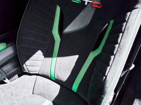 Used 2022 Lamborghini Huracan STO image 57