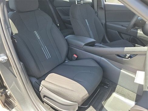 New 2025 Hyundai Elantra SEL image 14
