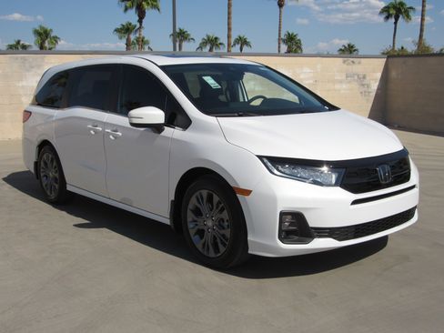 New 2026 Honda Odyssey Touring image 1