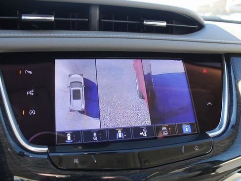 Used 2023 Cadillac XT6 Premium Luxury w/ Technology Package image 36