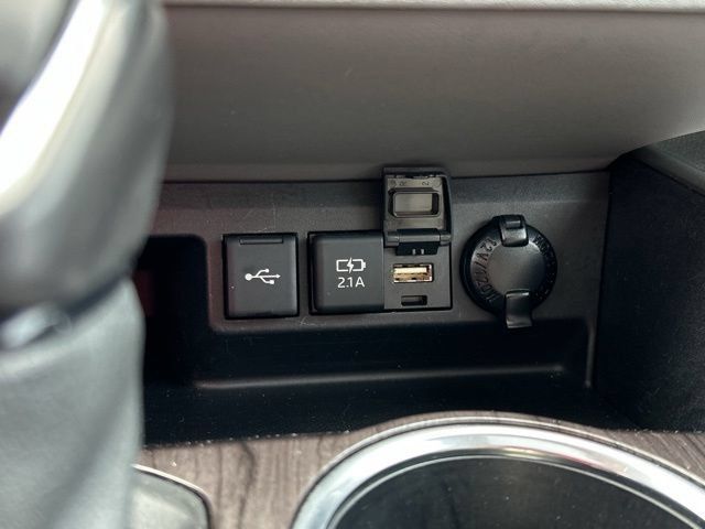 Used 2021 Toyota Highlander Limited AWD/4WD image 54