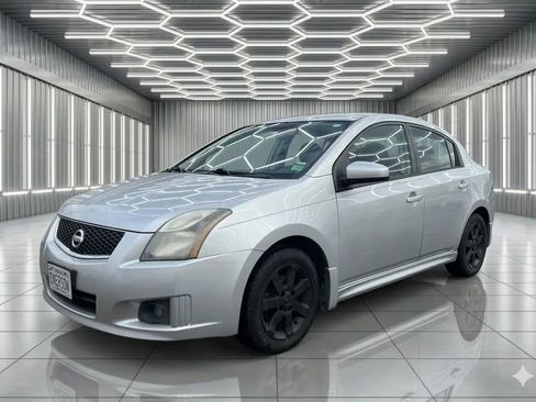 Used 2012 Nissan Sentra 2.0 SR w/ Tech Pkg FWD image 1