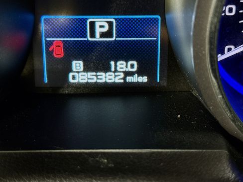 Used 2017 Subaru Outback 3.6R Touring w/ Popular Package #5A AWD/4WD image 16