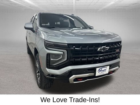 Used 2025 Chevrolet Suburban Z71 AWD/4WD image 3