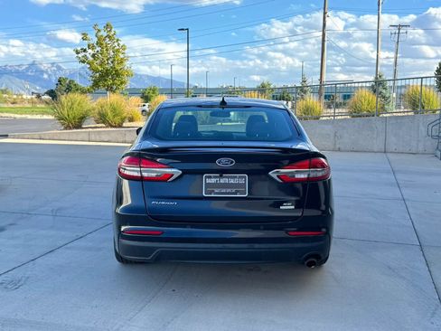Used 2019 Ford Fusion SE w/ Equipment Group 151A FWD image 4