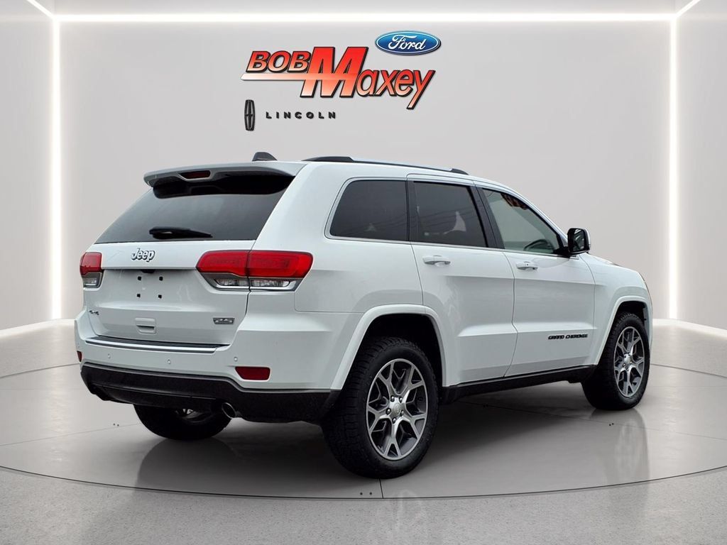 Used 2018 Jeep Grand Cherokee Limited AWD/4WD image 4