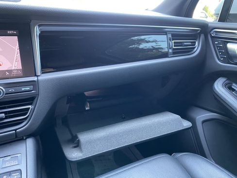 Used 2020 Porsche Macan S AWD/4WD image 29
