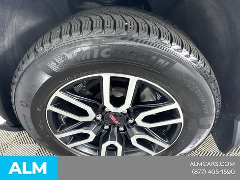 Used 2024 GMC Sierra 1500 Elevation w/ Preferred Package AWD/4WD image 15