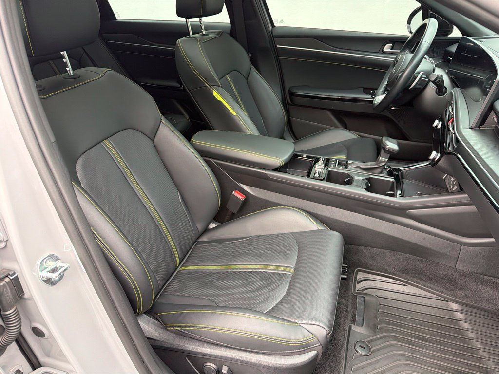 Used 2025 Kia K5 GT w/ GT1 Package FWD image 29