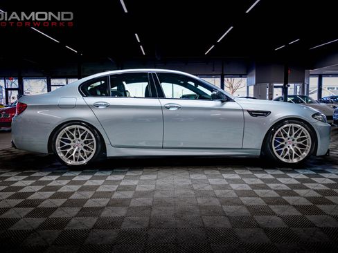 Used 2015 BMW M5 image 24