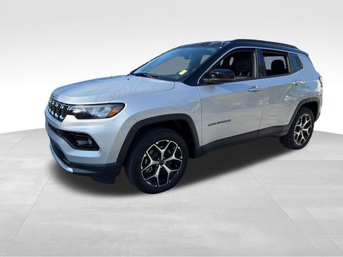 Used 2026 Jeep Compass Limited AWD/4WD image 3