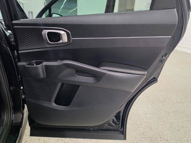 Used 2023 Kia Sorento LX FWD image 27