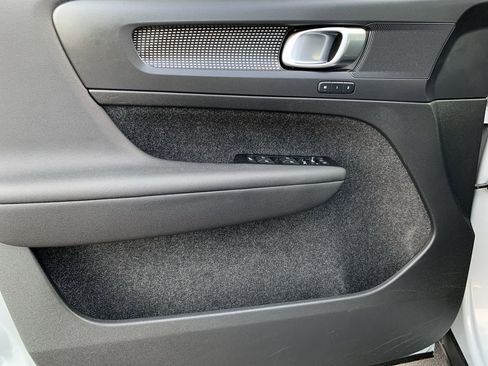 Used 2022 Volvo XC40 P8 Recharge Plus image 15