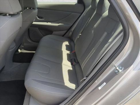 Used 2023 Hyundai Elantra SEL w/ Convenience Package FWD image 18