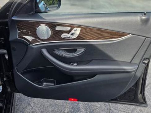 Used 2019 Mercedes-Benz E 300 image 23