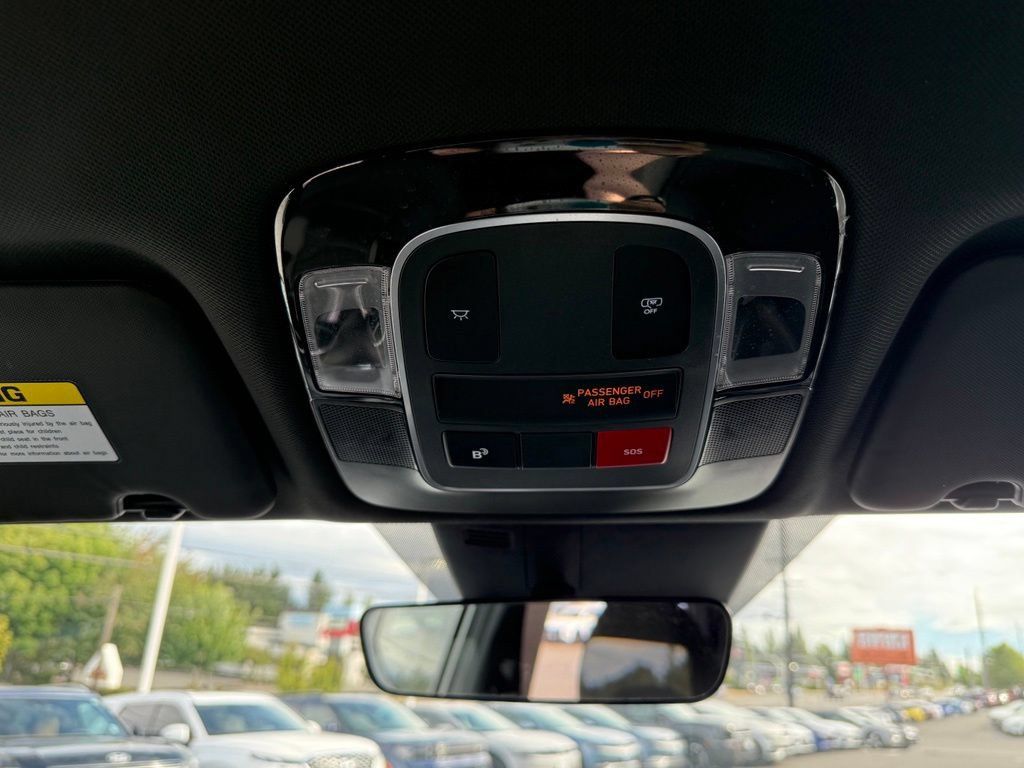 Certified 2025 Hyundai Santa Cruz SE FWD image 18