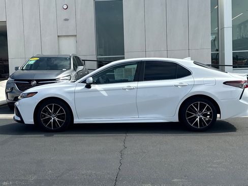 Used 2021 Toyota Camry SE w/ Carpet Mat Package (TMS) FWD image 6