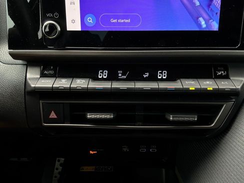 Used 2025 Toyota Camry SE FWD image 27