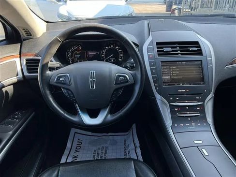 Used 2016 Lincoln MKZ FWD image 17