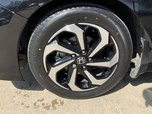 Used 2017 Honda Accord EX image 12
