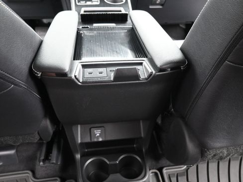 Used 2025 Toyota Sienna XSE w/ XSE Plus Package FWD image 14