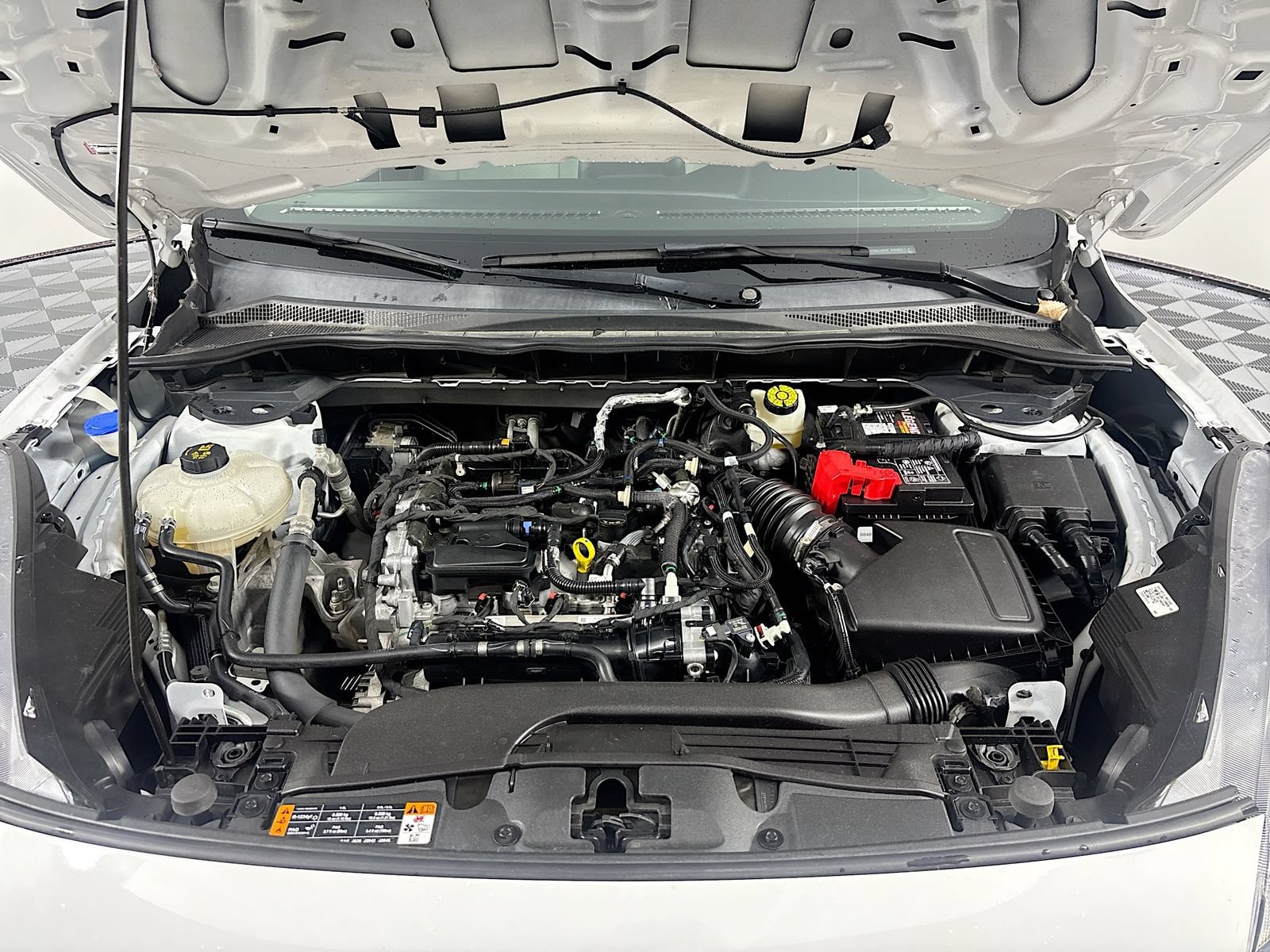 Used 2022 Ford Escape SE w/ SE Sport Appearance Package FWD image 28