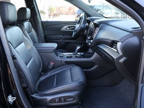 Used 2023 Chevrolet Traverse LT image 20