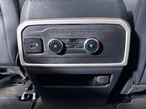 Used 2022 Ford Expedition XLT image 26