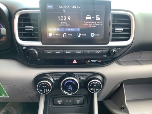 Used 2023 Hyundai Venue SEL w/ Cargo Package FWD image 20