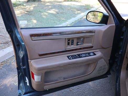 Used 1996 Buick Roadmaster Estate RWD image 24