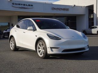 Used 2022 Tesla Model Y Long Range video 2