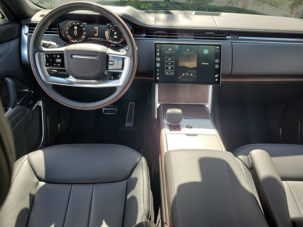 Used 2025 Land Rover Range Rover Autobiography AWD/4WD image 12