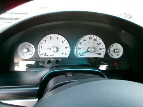 Used 2005 Ford Thunderbird RWD image 13