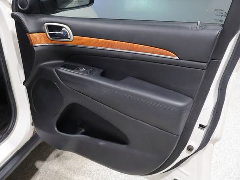 Used 2012 Jeep Grand Cherokee Overland AWD/4WD image 27