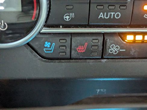 Used 2021 Ford Expedition Platinum image 26