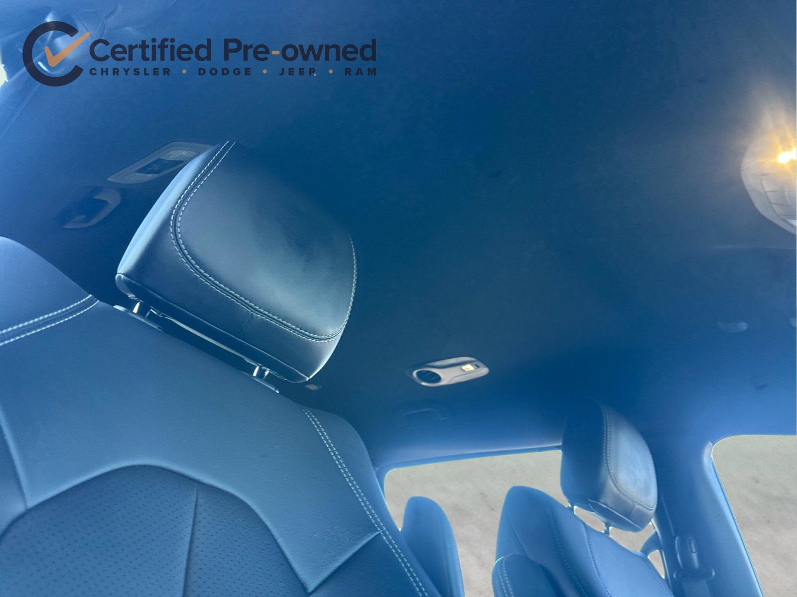 Certified 2025 Chrysler Pacifica Select FWD image 18