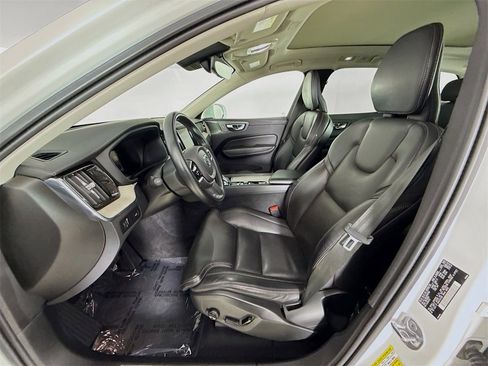 Certified 2022 Volvo XC60 B5 Inscription w/ Advanced Package image 22