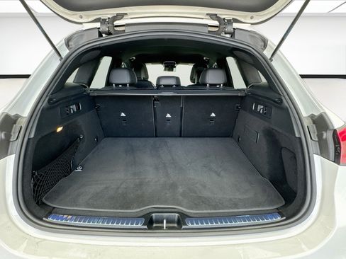 Used 2025 Mercedes-Benz GLC 300 image 17