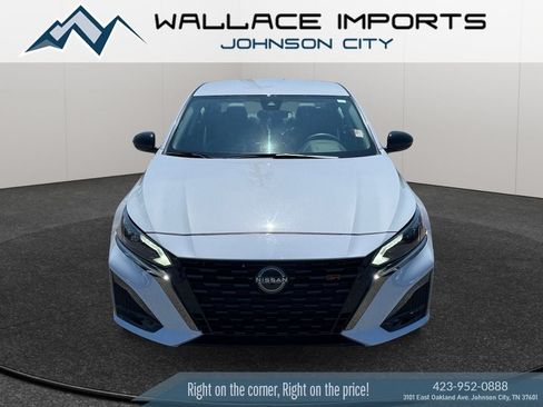 Used 2024 Nissan Altima 2.5 SR AWD/4WD image 8