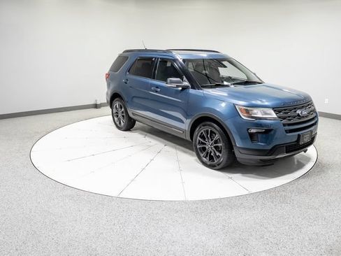 Used 2019 Ford Explorer XLT w/ Equipment Group 202A AWD/4WD image 32