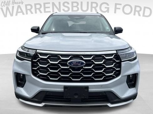 Used 2025 Ford Explorer Platinum w/ Ultimate Package AWD/4WD image 2