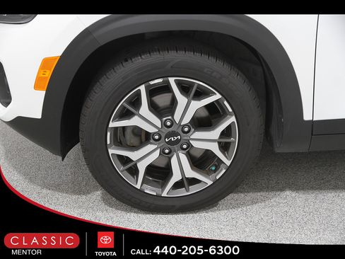 Used 2023 Kia Seltos EX AWD/4WD image 23