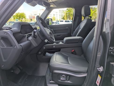 Used 2026 Land Rover Defender 130 S image 27