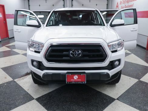 Used 2022 Toyota Tacoma SR5 RWD image 24