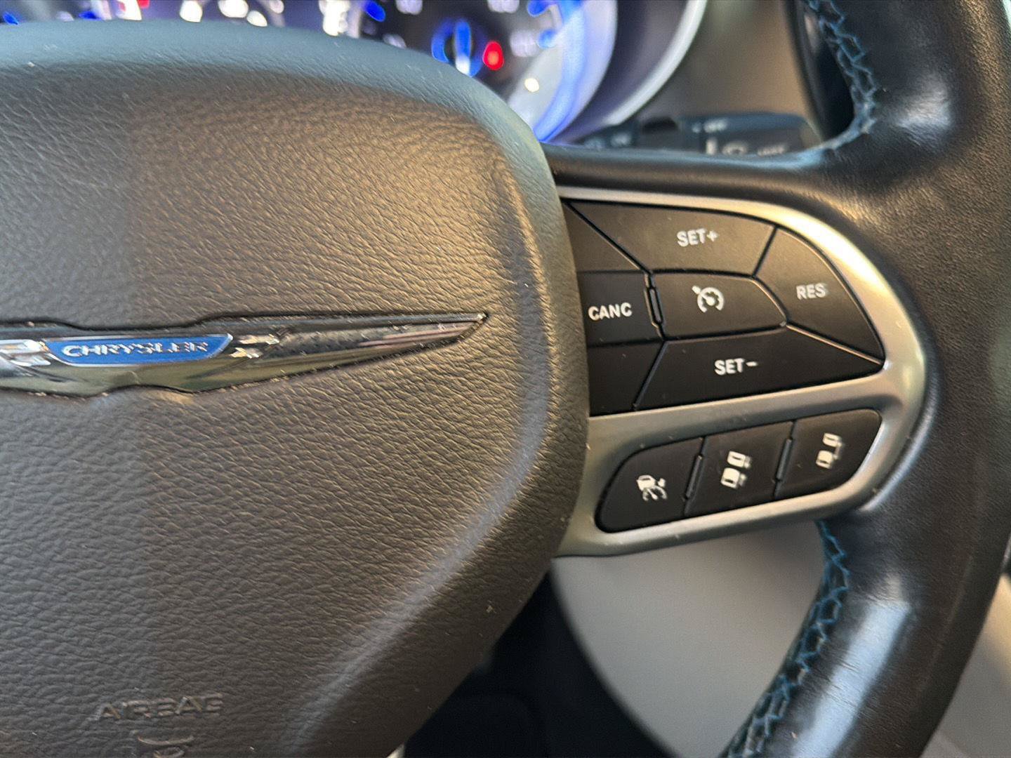 Used 2021 Chrysler Pacifica Touring-L FWD image 20