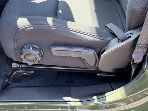 Used 2023 Jeep Gladiator Sport image 13