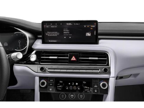 Used 2025 Genesis G70 2.5T image 13