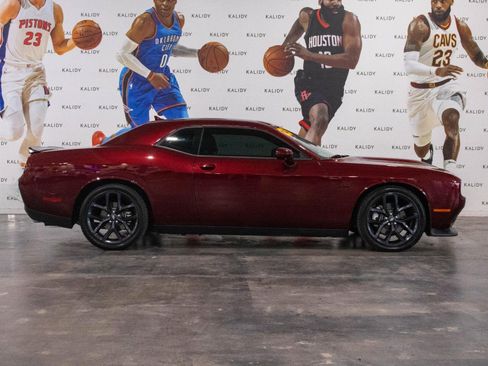 Used 2023 Dodge Challenger R/T w/ Plus Package image 16