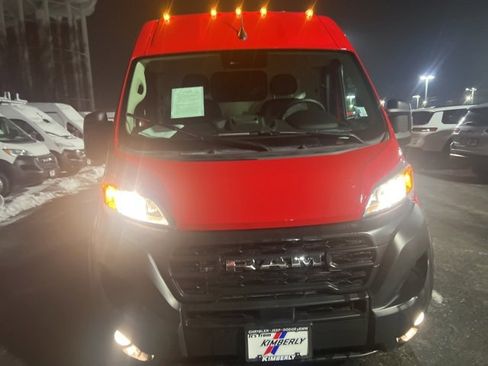 Used 2025 RAM ProMaster 2500 w/ Convenience Group image 7