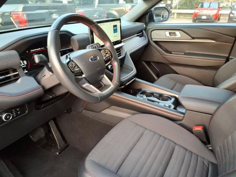 Certified 2025 Ford Explorer ST-Line AWD/4WD image 10